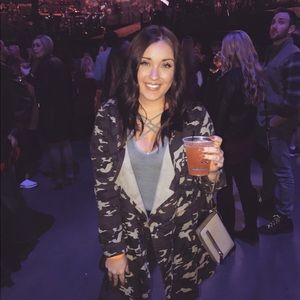 Meet your Posher, Kaci